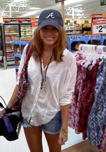 wpid-Miley-at-Walmart-in-Alabama.jpg